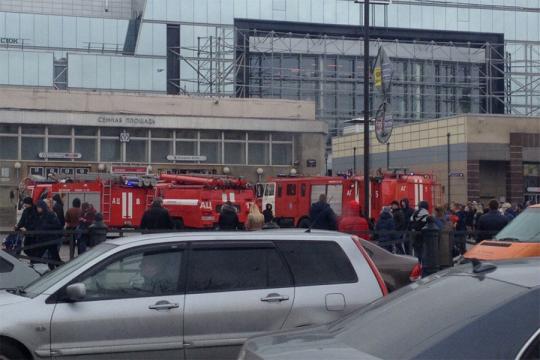 Путин не исключил теракт в качестве причины взрыва в метро Санкт-Петербурга Путин не исключил теракт в качестве причины взрыва в метро Санкт-Петербурга
