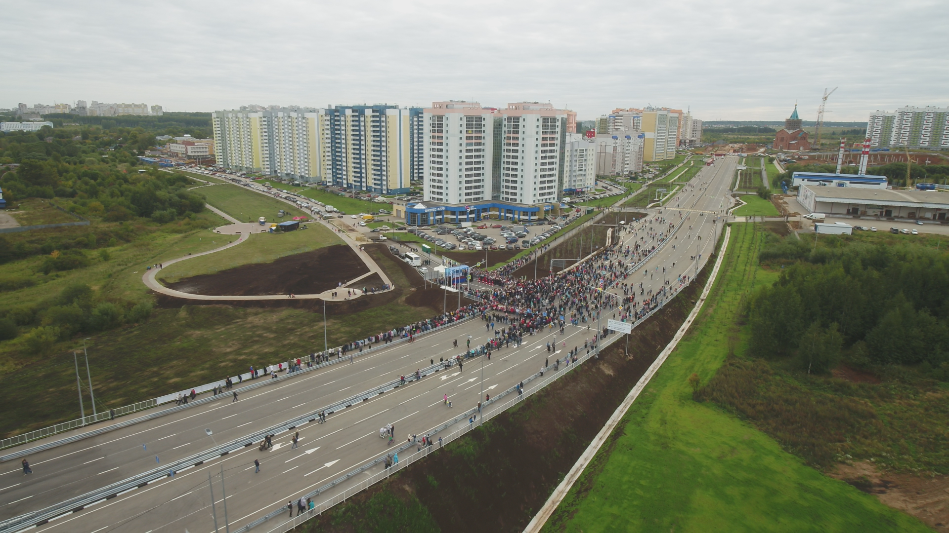 Пруды киров. Путепровод в чистые пруды Киров. Мост в чистые пруды Киров. Парк в чистых прудах Киров. Новый мост Киров чистые пруды.