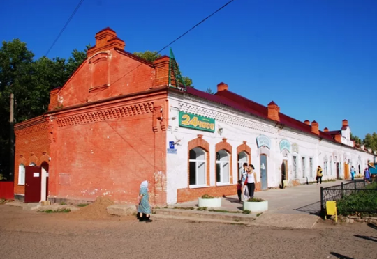 Г малмыж кировская область. Город Малмыж Кировская область. Памятники города Малмыж Кировская область музей. Достопримечательности города Малмыжа Кировской области.