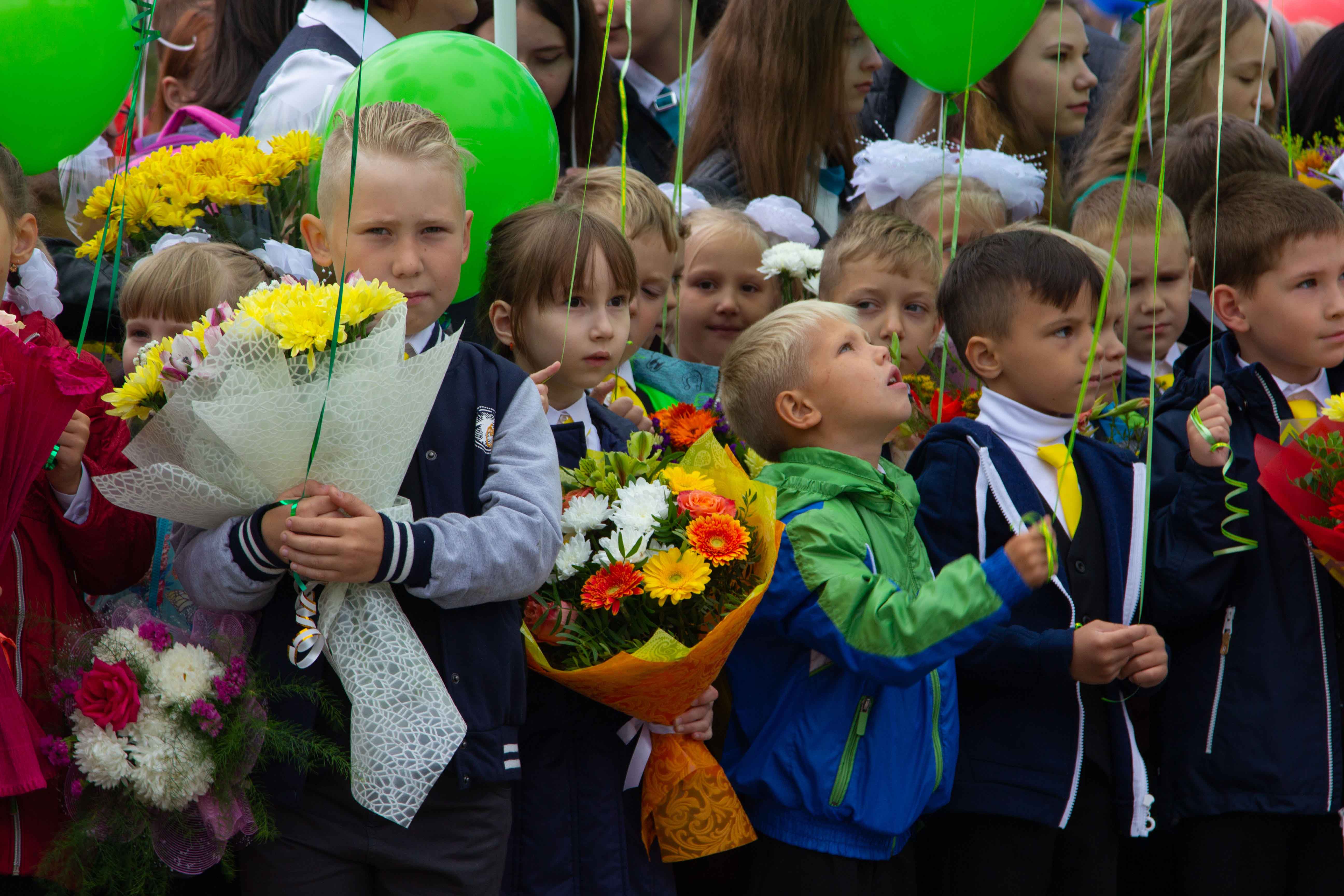 Школьник киров. Школа 26 Киров. Город Киров школа 26. Школа города Кирова первоклассники. Школа 18 Киров.