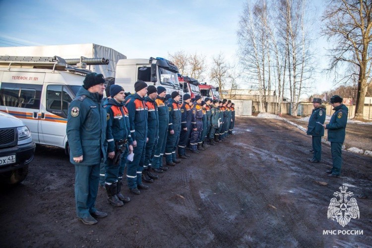 Кировские спасатели уехали в зону подтопления Оренбуржья