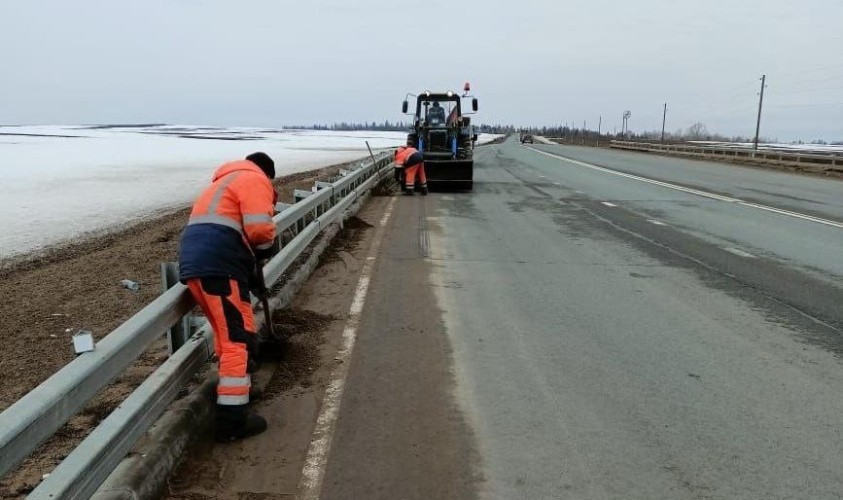 В Кировской области приступили к весенне-летним видам дорожных работ