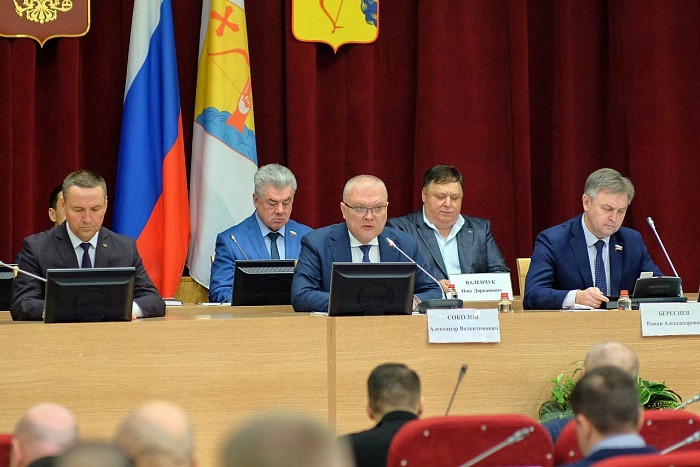 Соколов предложил депутатам поделиться коллегами для работы с чиновниками