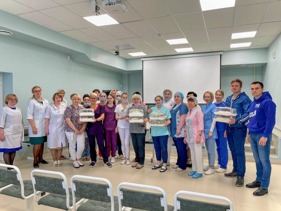«Единая Россия» поздравила медсестер с профессиональным праздником