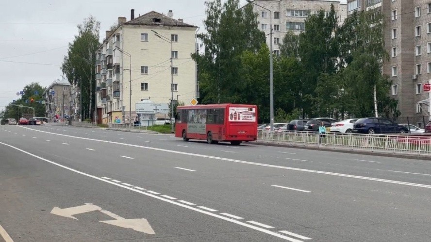 В Кирове начали обустраивать выделенные полосы для общественного транспорта