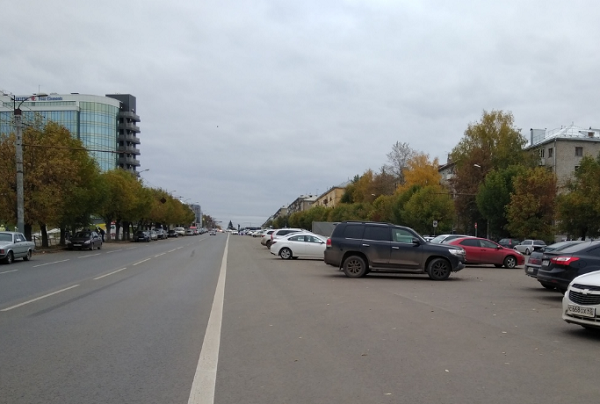 Урбанист: В Кирове дома могут заработать на платных парковках