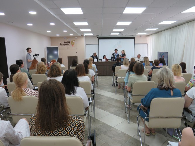В Кировской области прошла первая встреча активных и деловых женщин