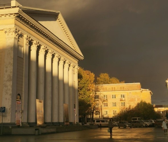 В Кирове стартовал ремонт фасада здания драматического театра