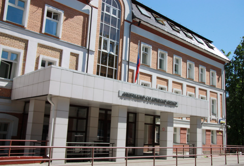 Владельцы кировского магазина смогли отсудить у мэрии построенное ими здание Владельцы кировского магазина смогли отсудить у мэрии построенное ими здание