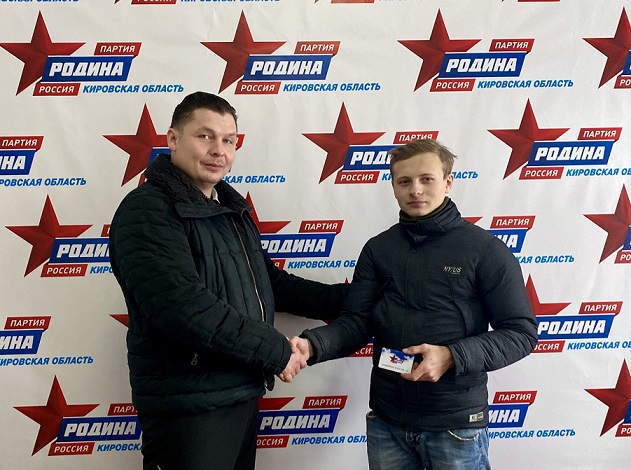 Новости от «Бизнес новостей» Фёдор Лугинин вручил партбилеты и... поздравил хоккеистов!