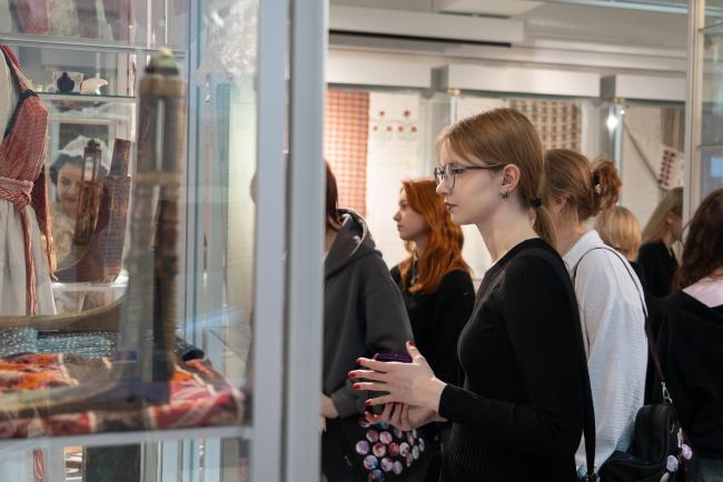 В ВятГУ начала работу уникальная выставка В ВятГУ начала работу уникальная выставка