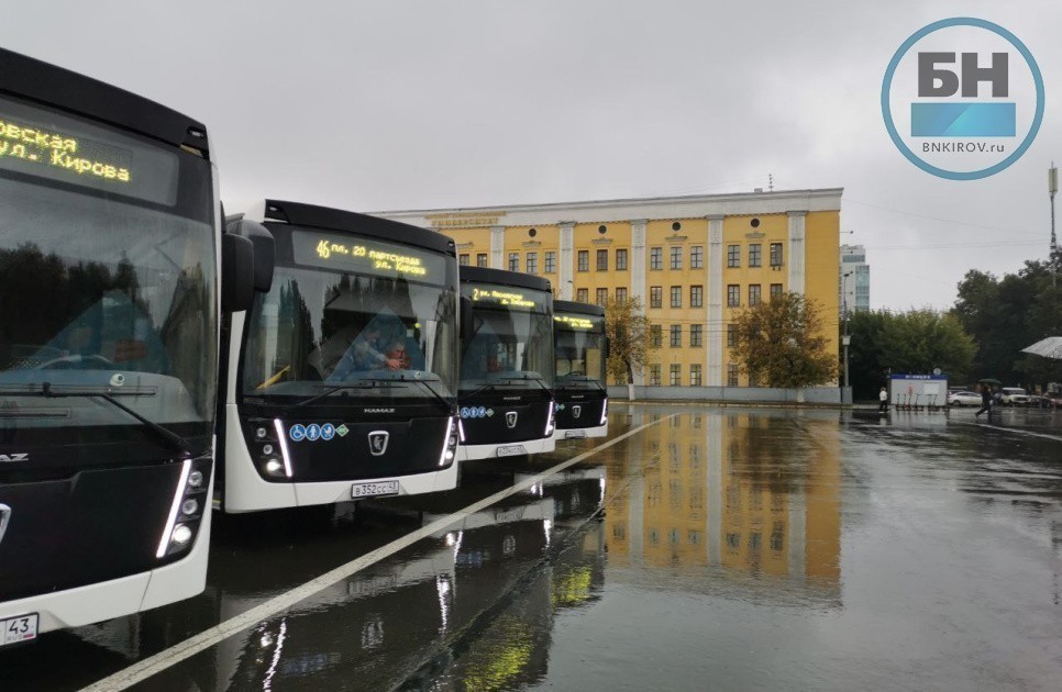 В 37 районов Кировской области направят 111 новых автобусов