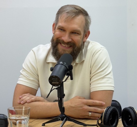 Эксперт: искусственный интеллект — это маркетинговый термин для коммерции