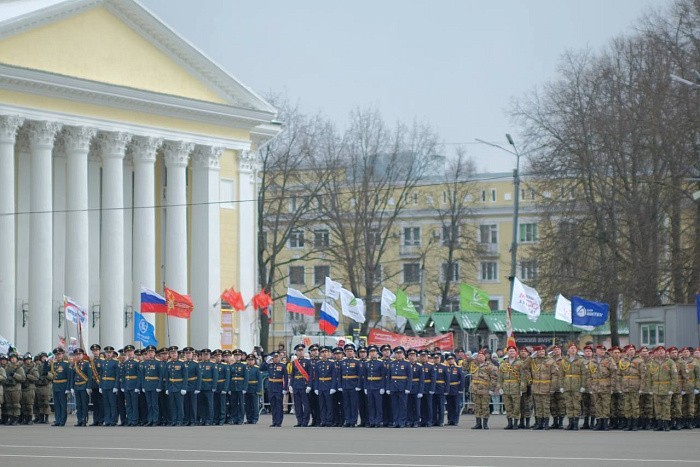 К торжественному шествию в честь Дня Победы присоединились 7,5 тысячи кировчан 