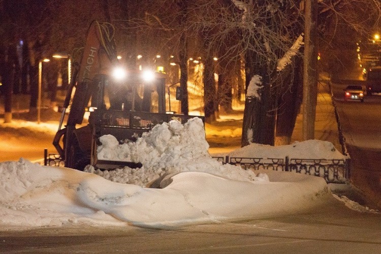 В течение 3-х суток снег вывезут с 36-ти участков улиц Кирова