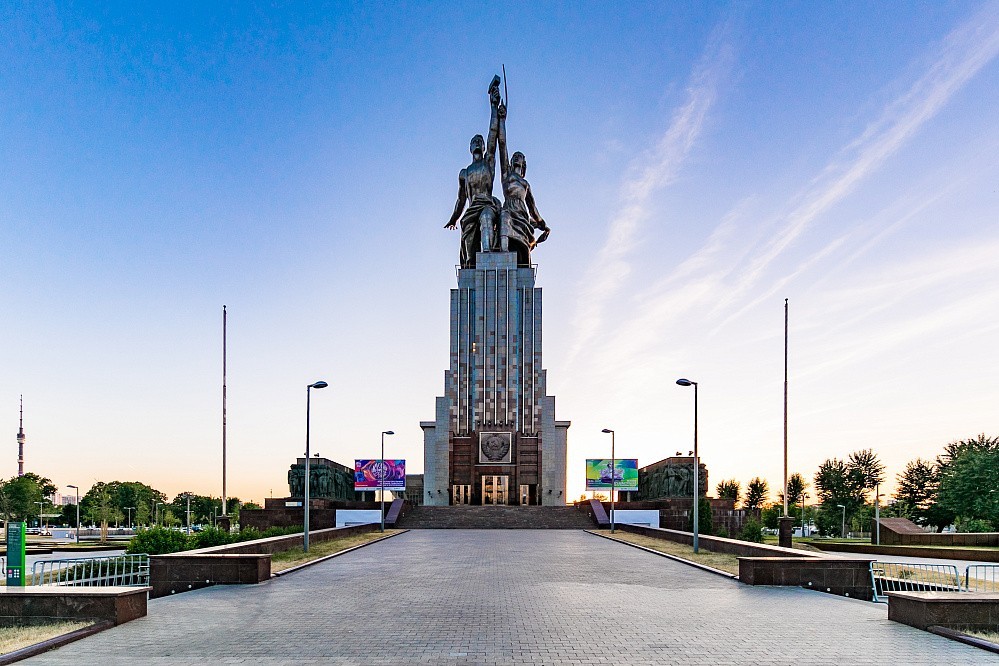 ВДНХ готова на месяц бесплатно предоставить Кировской области павильон «Рабочий и колхозница»