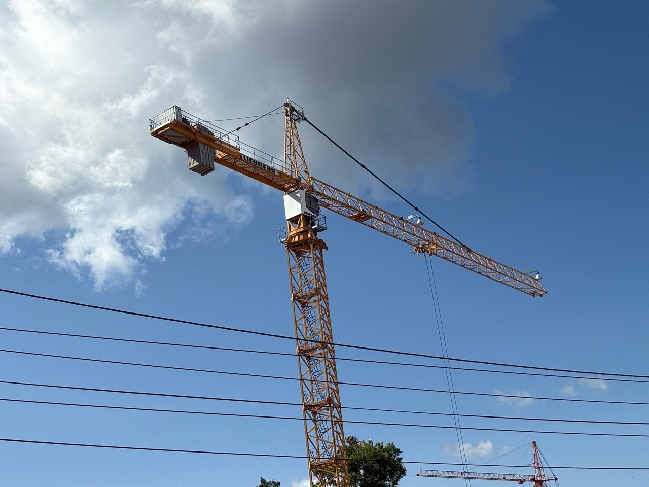 Кирове построят многоквартирный жилой дом на ул. Сурикова Кирове построят многоквартирный жилой дом на ул. Сурикова