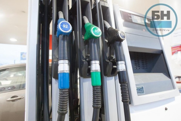 В Кировской области АЗС снизили цены на бензин и дизтопливо