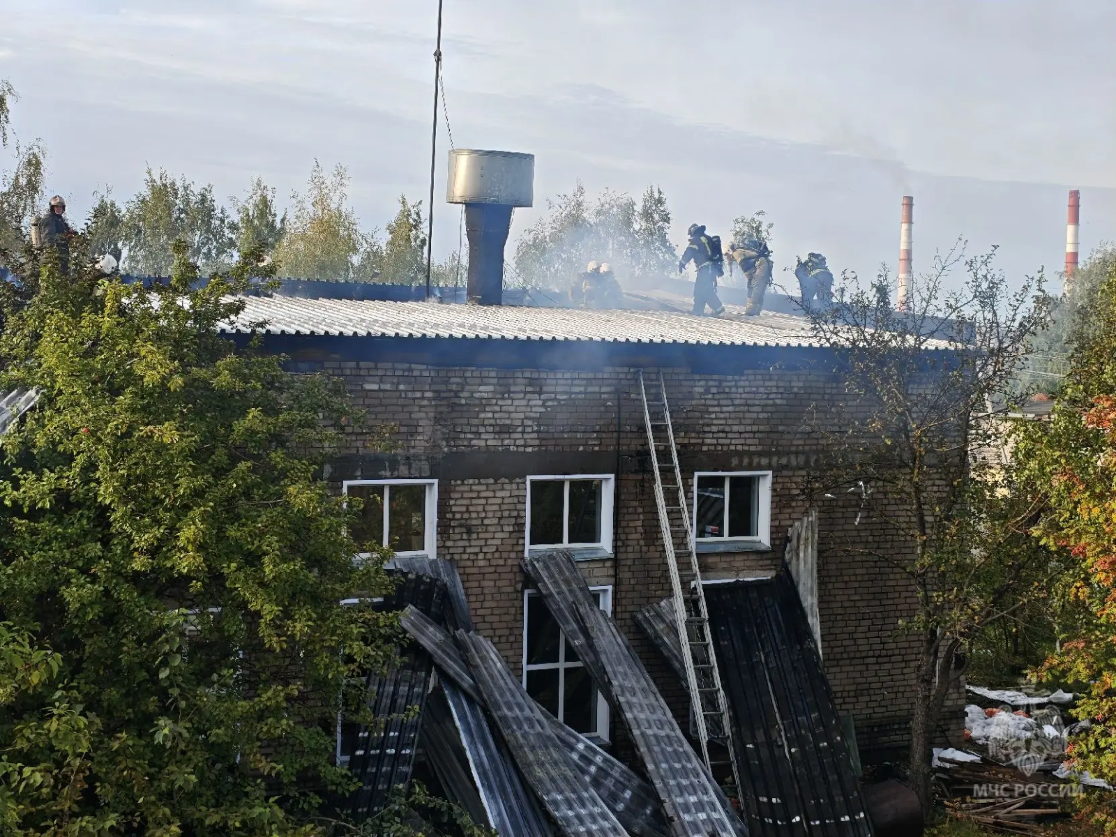 В Кирове возгорание на насосной станции вызвало отключение воды В Кирове возгорание на насосной станции вызвало отключение воды