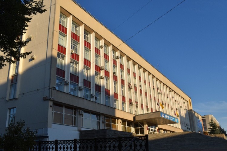 Администрация Кирова ищет кадры по строительному блоку