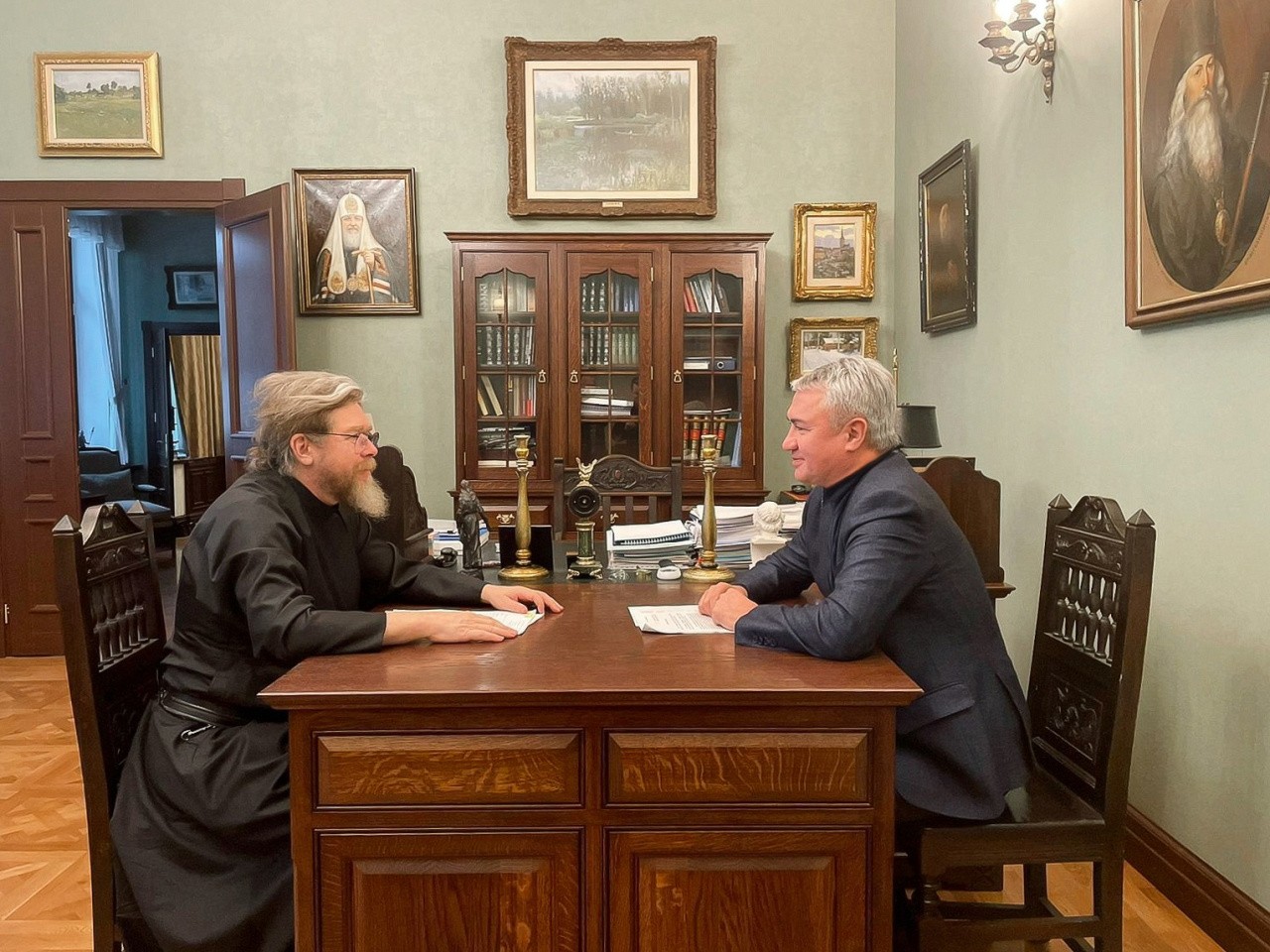 Новости от «Бизнес новостей» Рахим Азимов провел встречу с митрополитом Псковским и Порховским Тихоном