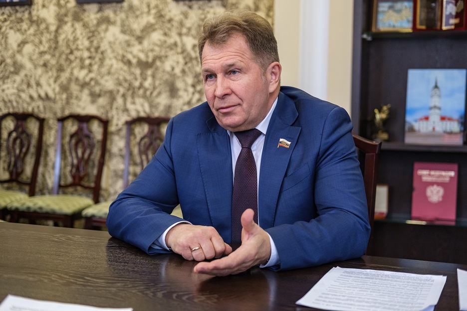 «Критикуешь – предложи решение»: интервью спикера ОЗС Геннадия Коновалова газете «Бизнес новости»