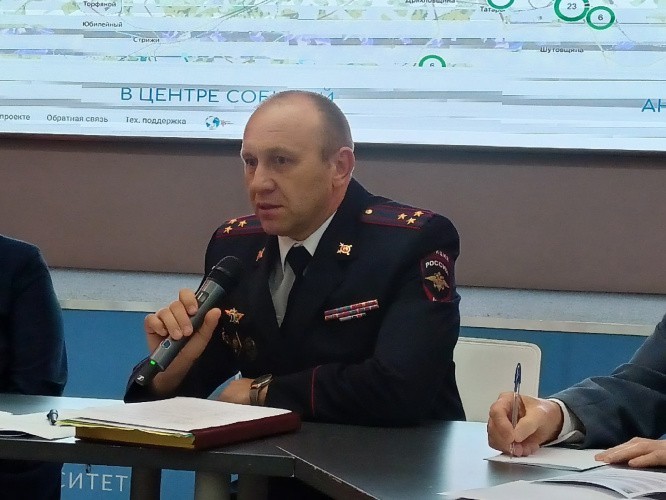 Полиция в Кировской области не торопится уходить с избирательных участков