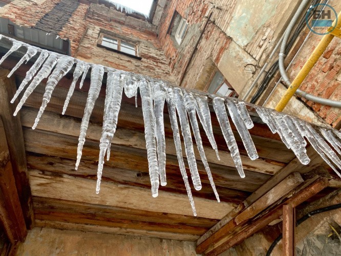 С начала года за снег на крышах УК Первомайского района оштрафовали на 1 млн рублей