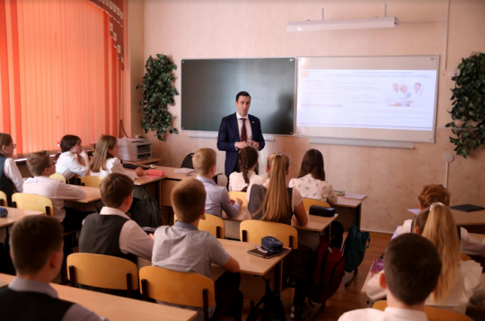 Школьники из Кирова поучаствовали в акции "Урок цифры"