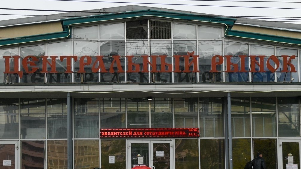 Новости от «Бизнес новостей» Пожар на Центральном рынке в Кирове тушили 42 человека
