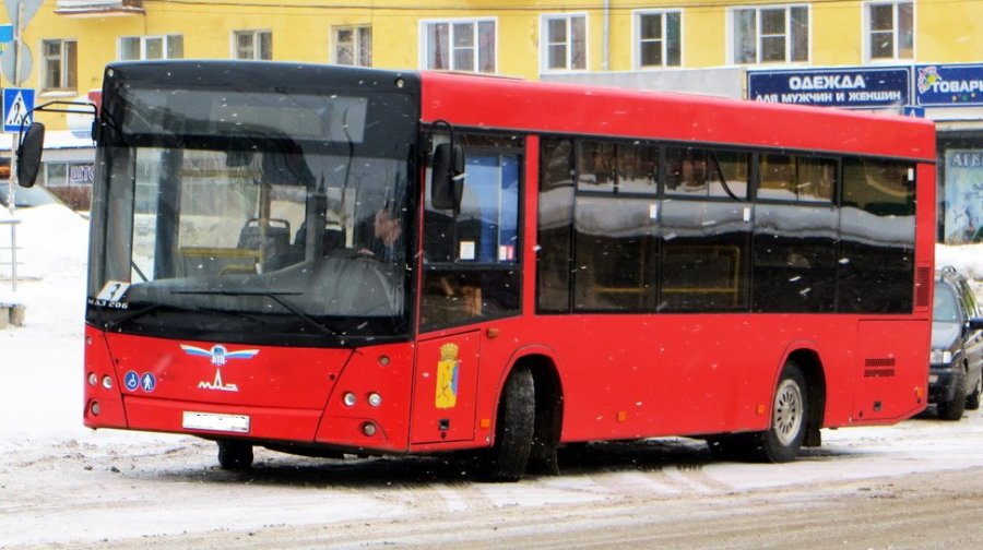 Киров автобусные. Автобус АТП Киров. Кировский автобус Киров. Автобус МАЗ Киров. МАЗ 206 Кировская область.