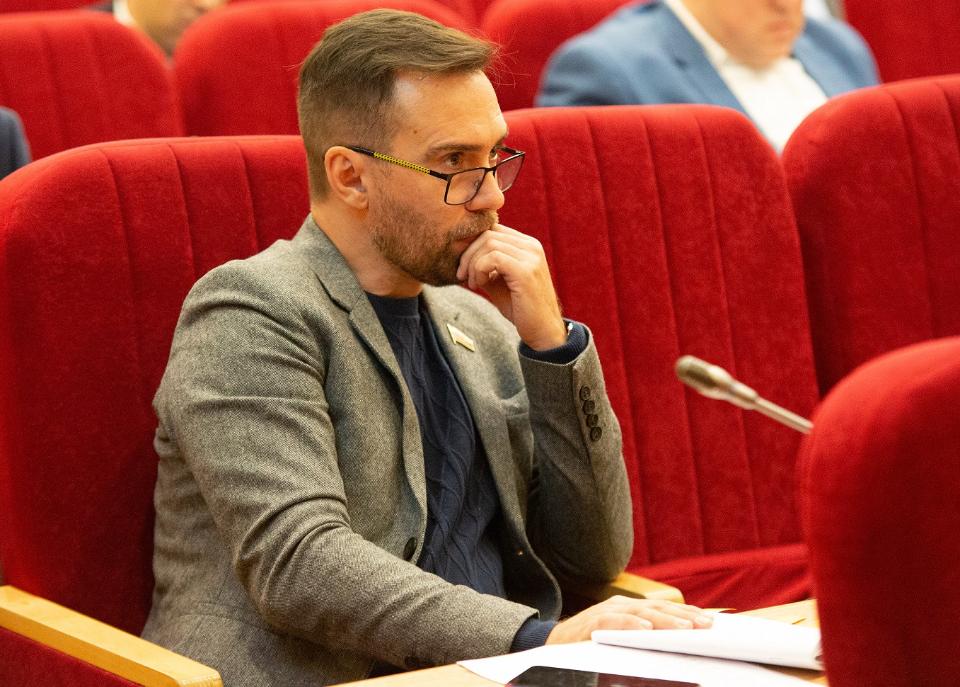 В споре о защите чести «Монолита» областной суд встал на сторону Романа Титова