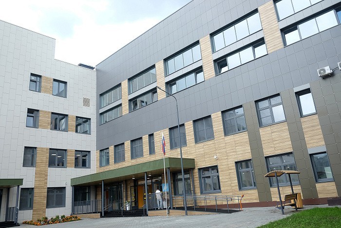 В Кирове прошла общественная приёмка школы на улице Рудницкого