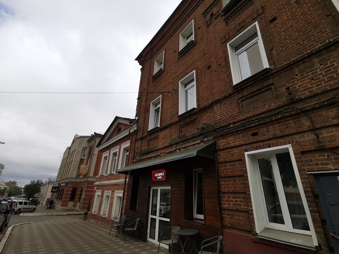 В «том самом доме из красного кирпича» в Кирове открылась кофейня