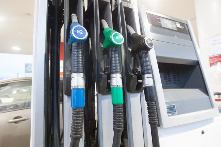 Кировская область заняла 2 место в рейтинге роста цен на бензин
