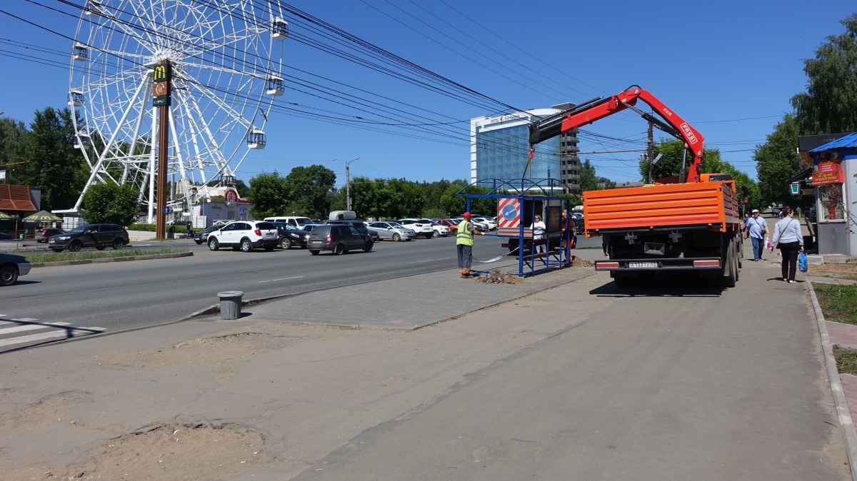 Ко Дню города в Кирове поставят 15 новых остановочных павильонов