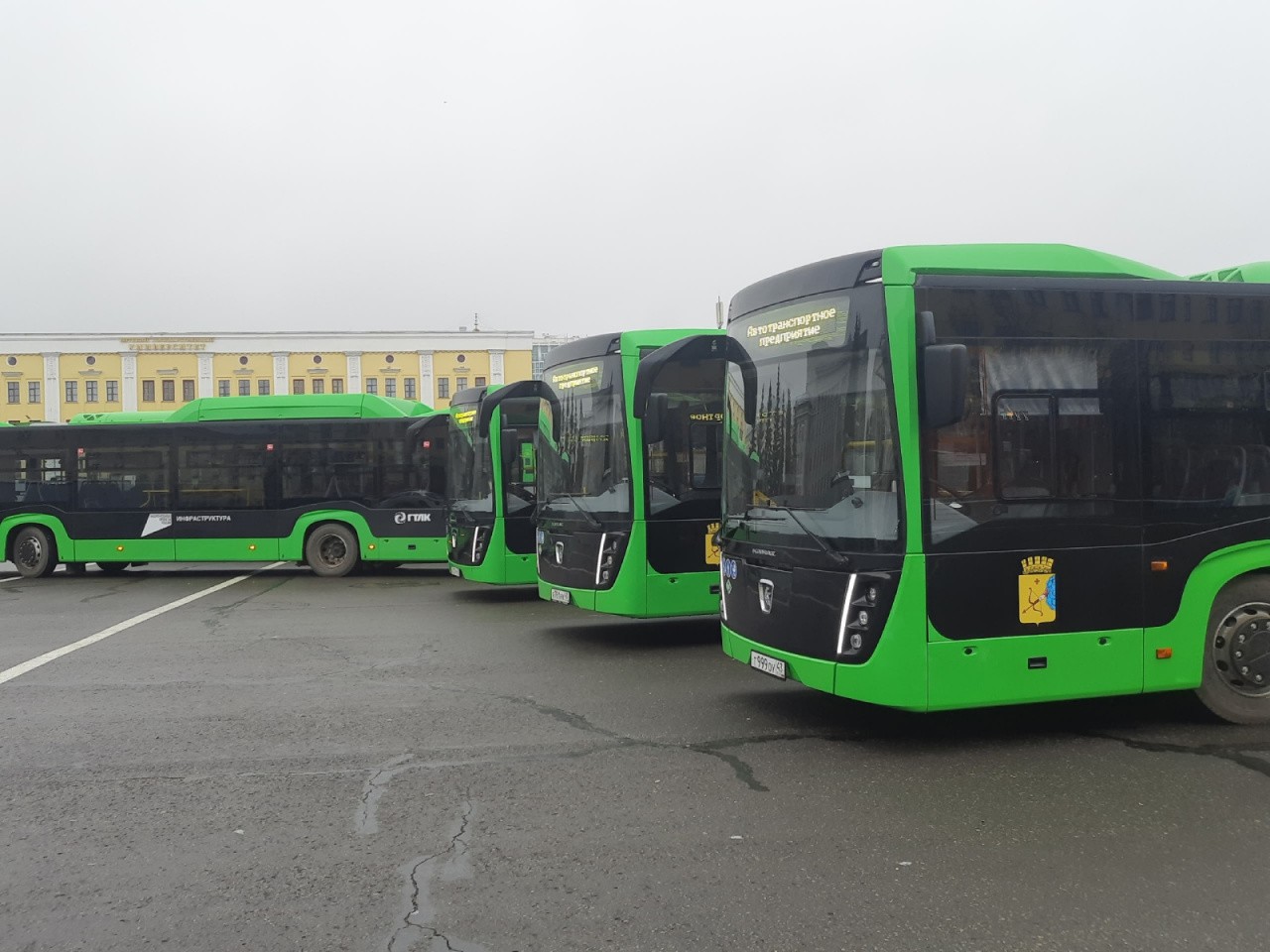 В Киров планируют привезти еще 43 автобуса за 700 млн рублей В Киров планируют привезти еще 43 автобуса за 700 млн рублей