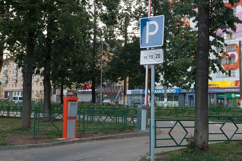 В Казани на парковках муниципалитета автомобилям без номеров начнут блокировать колеса
