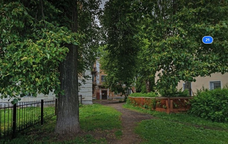 Врио губернатора Кировской области дал поручение «разобраться» с вопросом осыпающихся фасадов домов на набережной Грина