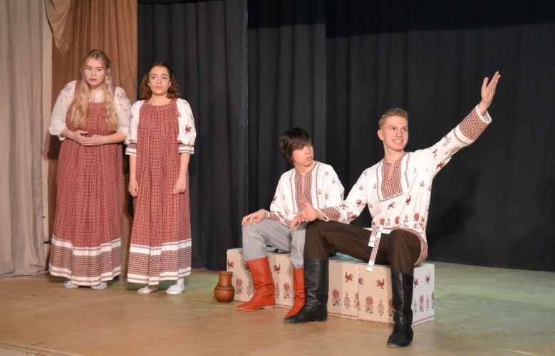 В двух школах Кировской области в 2022 году откроют театральные студии