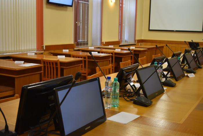В Кировской области губернатора назовут по-другому, а депутатам официально разрешат работать дистанционно