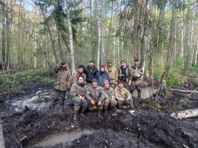 7 жутких вещей, которые парни неосознанно делают рядом с девушкой