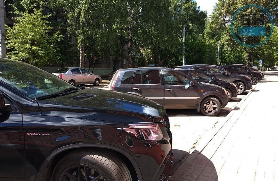 Новости от «Бизнес новостей» Компенсировать затраты перевозчикам поможет введение платных парковок – мнение