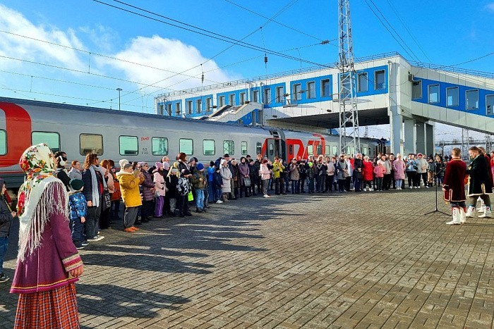 В Кирове впервые приняли прямой туристический поезд из Самары