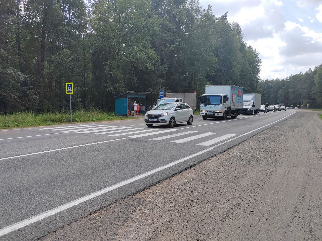 На дорогах Кировской области наносят дорожную разметку | 17.08.2023 | Киров  - БезФормата