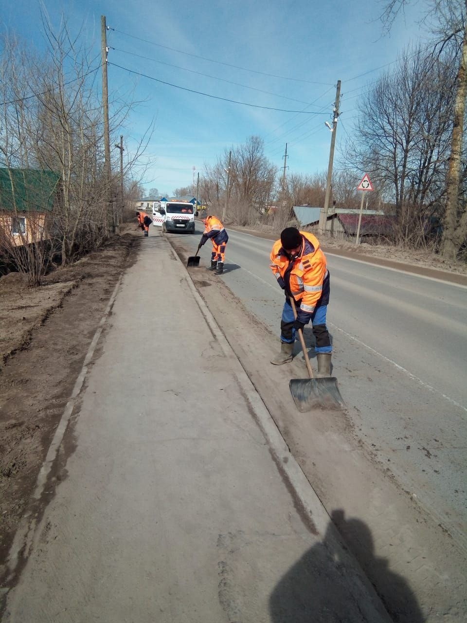 В Кировской области приступили к весенне-летним видам дорожных работ