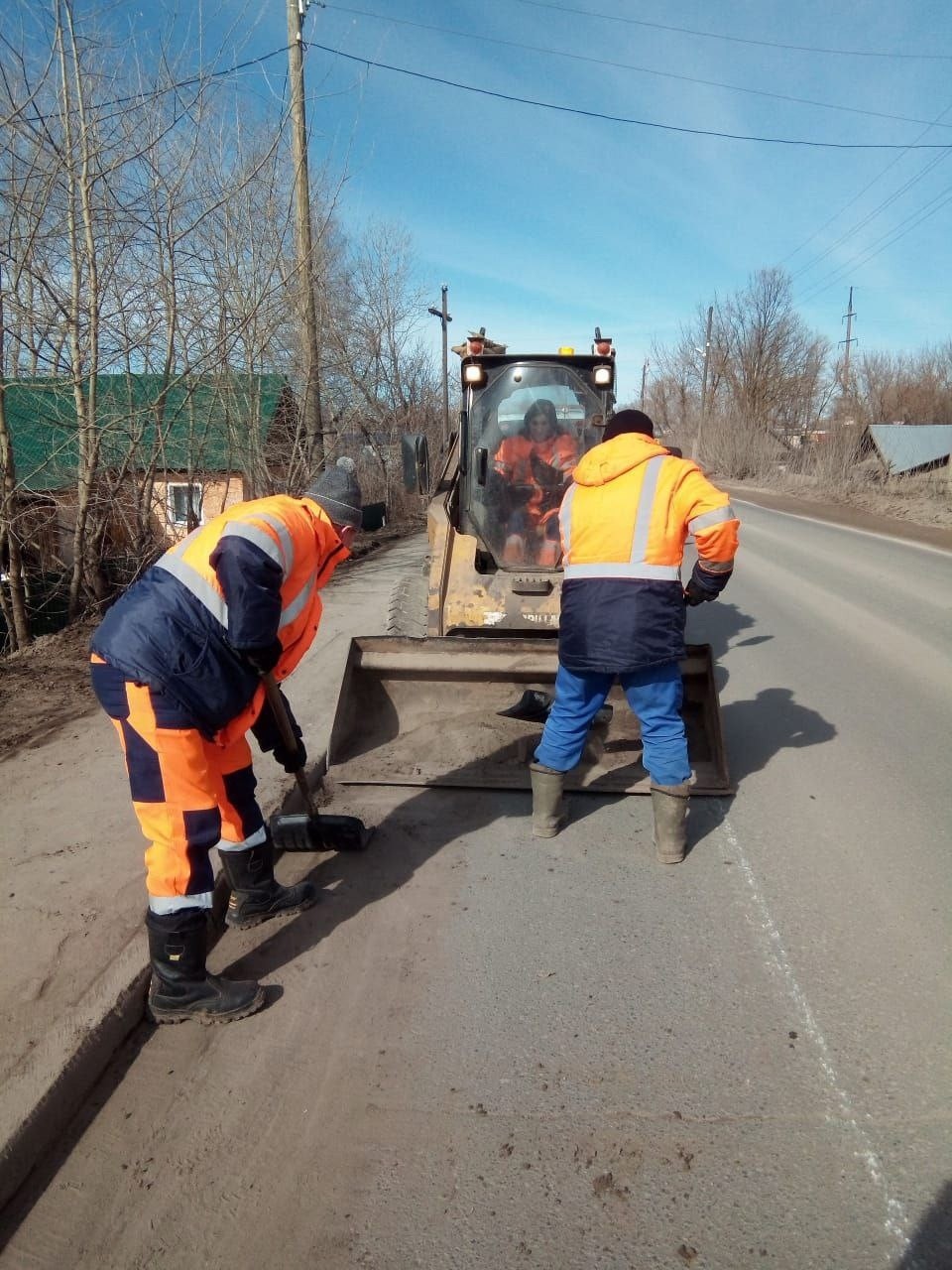 В Кировской области приступили к весенне-летним видам дорожных работ