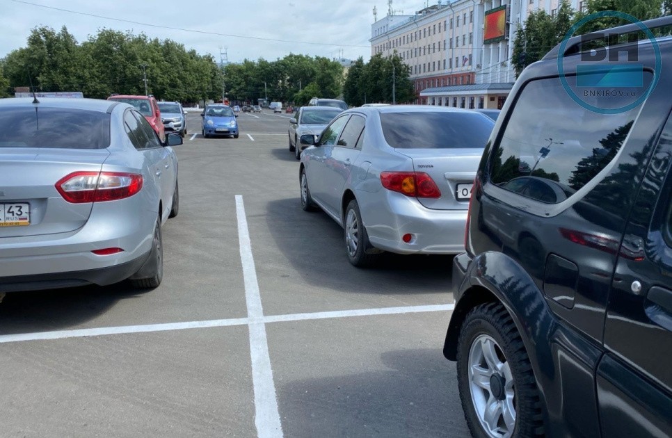 В Кирове в праздничные выходные перекроют часть дорог для транспорта В Кирове в праздничные выходные перекроют часть дорог для транспорта