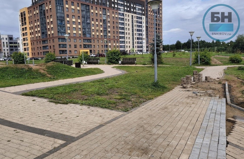 В микрорайоне Метроград приводят в порядок парк В микрорайоне Метроград приводят в порядок парк
