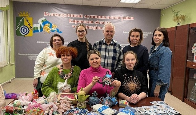 В Белой Холунице разрабатывают собственную сувенирную продукцию